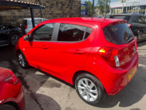 2016 Vauxhall Viva 1.0i Sl Euro 6 5dr in Red — image 4
