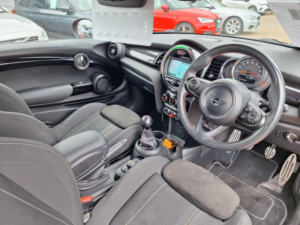 2019 MINI Hatch 2.0 Cooper S Sport Euro 6 (s/s) 3dr in Red — image 6