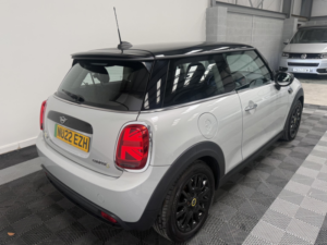 2022 MINI Electric Hatch Electric Level 1 in Silver — image 6