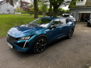 2024 Peugeot 408 1.2 Puretech Allure,with Only 8000 Miles,fpsh in Blue — image 2