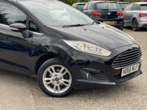 2016 Ford Fiesta 1.3 Zetec in Black — image 3