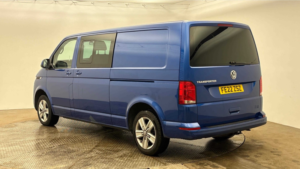 2022 Volkswagen Transporter 2.0 Tdi T32 Highline in Blue — image 2