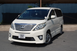 2013 Toyota Alphard 2.4 S in Cream — image 3