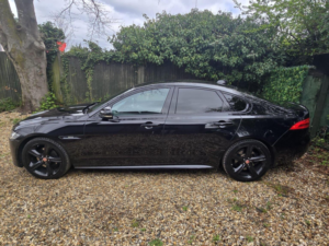 2017 Jaguar Xf 2.0d R-Sport Auto AWD Euro 6 (s/s) 4dr in Black — image 5