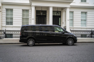 2025 Mercedes-Benz V-Class 2.0 V220d Premium MPV 5dr Diesel G-Tronic+ Euro 6 (s/s) (8 Seat, Extra Long) (163 Ps) in Black — image 2