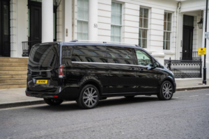 2025 Mercedes-Benz V-Class 2.0 V220d Premium MPV 5dr Diesel G-Tronic+ Euro 6 (s/s) (8 Seat, Extra Long) (163 Ps) in Black — image 4
