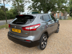2017 Nissan Qashqai 1.2 Dig-T N-Connecta SUV 5dr Petrol Manual 2WD Euro 6 (s/s) (115 Ps) in Grey — image 3