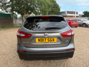 2017 Nissan Qashqai 1.2 Dig-T N-Connecta SUV 5dr Petrol Manual 2WD Euro 6 (s/s) (115 Ps) in Grey — image 4