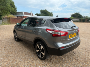 2017 Nissan Qashqai 1.2 Dig-T N-Connecta SUV 5dr Petrol Manual 2WD Euro 6 (s/s) (115 Ps) in Grey — image 5