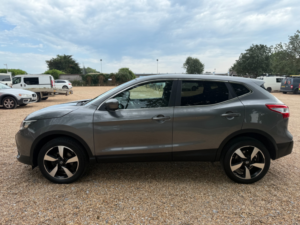 2017 Nissan Qashqai 1.2 Dig-T N-Connecta SUV 5dr Petrol Manual 2WD Euro 6 (s/s) (115 Ps) in Grey — image 6