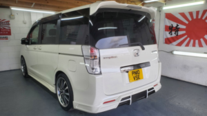 2010 Honda Stepwagon Spada Bodystyle in White — image 2