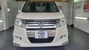 2010 Honda Stepwagon Spada Bodystyle in White — image 3