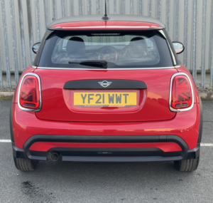 2021 MINI Cooper Classic 1.5 in Red — image 6