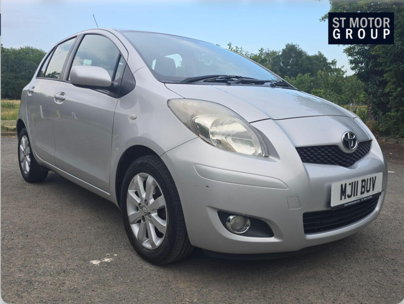 2011 Toyota Yaris 1.33 Dual Vvt-I T Spirit Euro 5 (s/s) 5dr in Silver — image 1