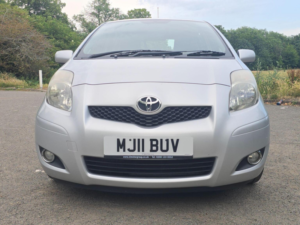 2011 Toyota Yaris 1.33 Dual Vvt-I T Spirit Euro 5 (s/s) 5dr in Silver — image 2