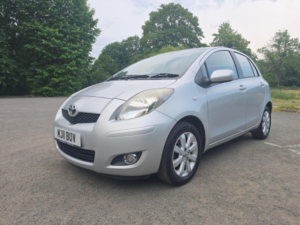 2011 Toyota Yaris 1.33 Dual Vvt-I T Spirit Euro 5 (s/s) 5dr in Silver — image 3