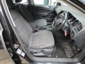 2018 Volkswagen E-Golf 35.8kwh E-Golf Auto 5dr in Black — image 4