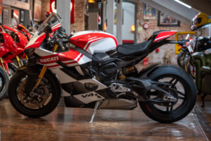 2025 Ducati Panigale V4 1103 Tricolore N0. 471/1000 in Multicolour — image 3