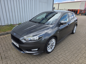 2017 Ford Focus 1.5 T Ecoboost St-Line in Grey — image 2