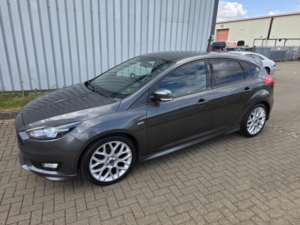 2017 Ford Focus 1.5 T Ecoboost St-Line in Grey — image 4