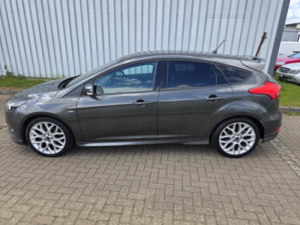 2017 Ford Focus 1.5 T Ecoboost St-Line in Grey — image 5