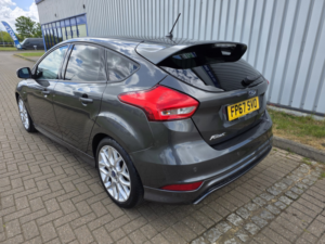 2017 Ford Focus 1.5 T Ecoboost St-Line in Grey — image 6