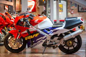 1999 Honda Rvf400 *nc35 - One Owner - Stunning Original Example* in Multicolour — image 3