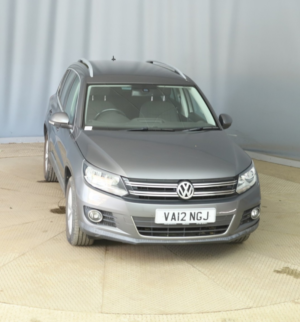 2012 Volkswagen Tiguan 2.0 Tdi Bluemotion Tech Se in Grey — image 4