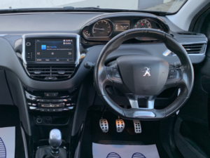 2017 Peugeot 2008 1.6 Bluehdi Gt Line 5-Door in Grey — image 2