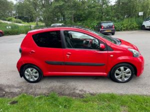 2014 Toyota Aygo Vvt-I Move With Style Mm in Multi-Colour — image 6