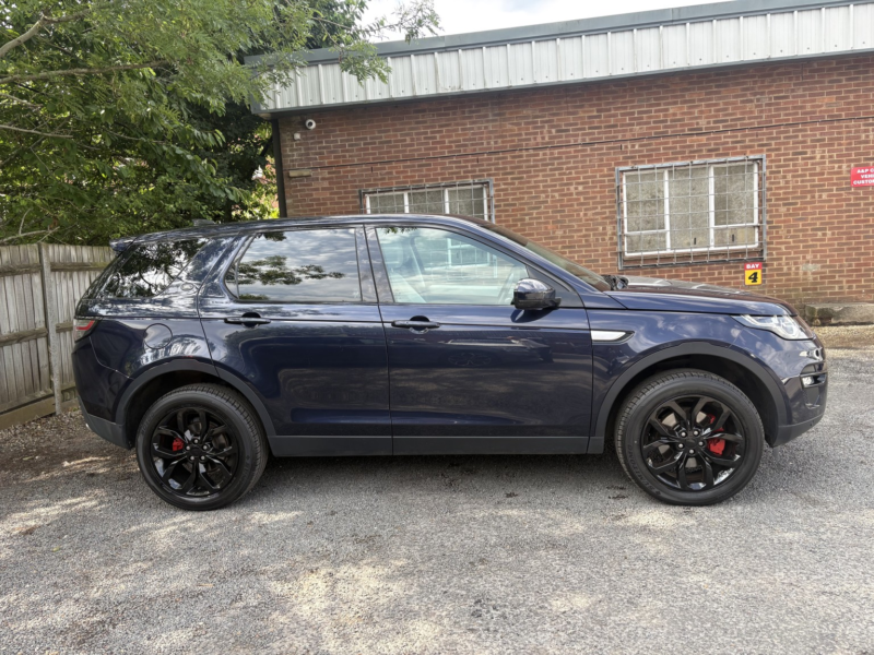 2018 Land Rover Discovery Sport 2.0 Td4 Hse in Blue — image 1