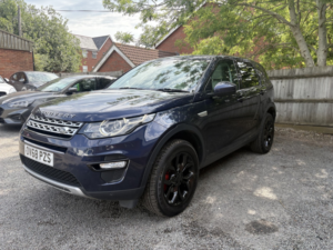 2018 Land Rover Discovery Sport 2.0 Td4 Hse in Blue — image 5