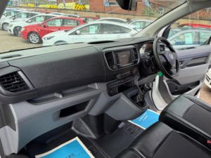 2020 Vauxhall Vivaro 1.5 Turbo D 2900 Sportive L2 H1 Euro 6 (s/s) 5dr in White — image 3