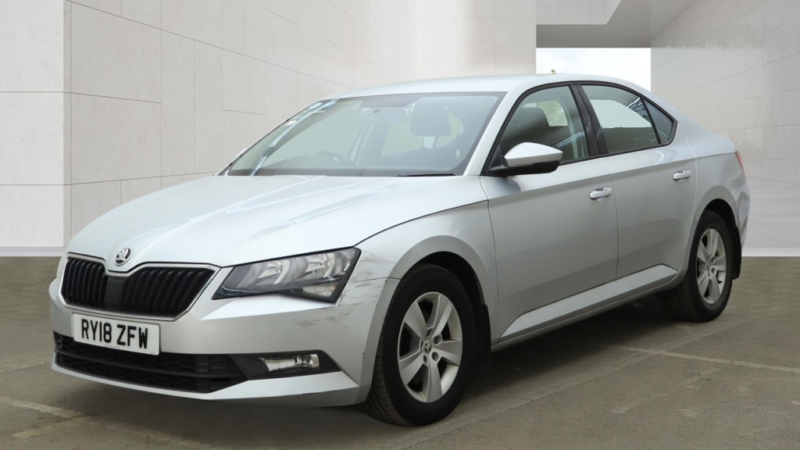 2018 Skoda Superb 1.6 Tdi S in Grey — image 1