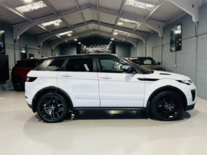 2017 Land Rover Range Rover Evoque 2.0 Td4 Hse Dynamic in White — image 6