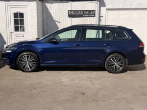 2018 Volkswagen Golf 1.6 Tdi Se Nav in Blue — image 2
