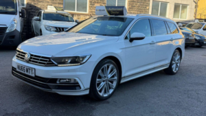 2015 Volkswagen Passat 2.0 Tdi Bluemotion Tech R-Line in White — image 4