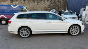 2015 Volkswagen Passat 2.0 Tdi Bluemotion Tech R-Line in White — image 5