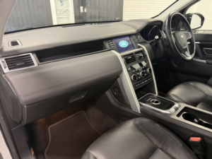 2015 Land Rover Discovery Sport 2.2 Sd4 190bhp Hse Auto in Silver — image 4