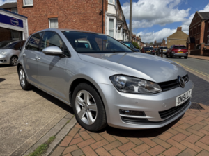 2015 Volkswagen Golf 1.4 Tsi Bluemotion Tech Match in Silver — image 3