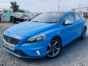 2015 Volvo V40 2.0 R-Design D4 in Blue — image 3