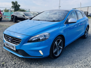 2015 Volvo V40 2.0 R-Design D4 in Blue — image 4