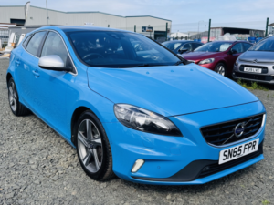 2015 Volvo V40 2.0 R-Design D4 in Blue — image 6
