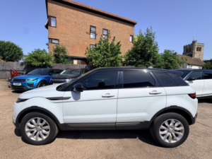 2017 Land Rover Range Rover Evoque Td4 Se in White — image 2
