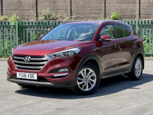 2016 Hyundai Tucson 1.7 Tucson Prem 1.7 D 116ps Bd in Red — image 3
