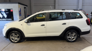 2017 Dacia Logan Mcv Stepway 0.9 Stepway Laureate Tce 90 White Estate 5dr Satnav+cruise+8 Stamps in White — image 2