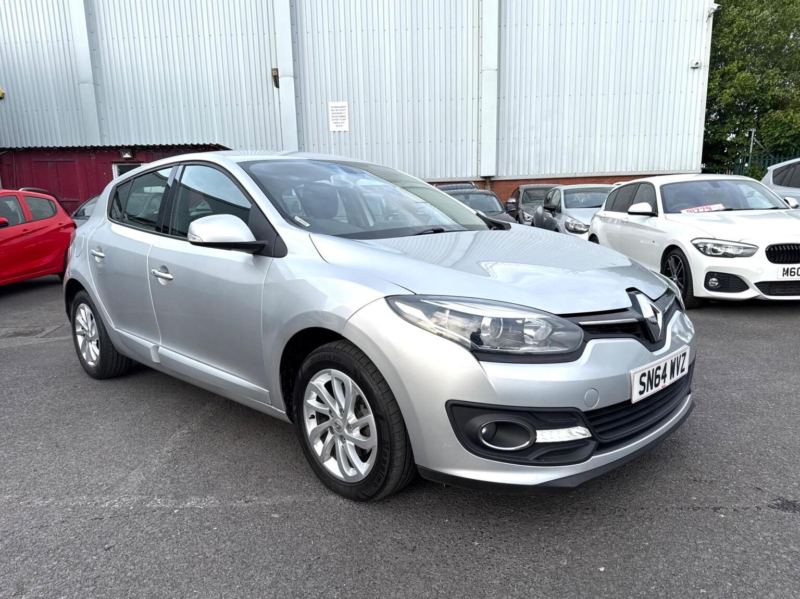 2014 Renault Megane 1.5 Dci Energy Dynamique Tomtom Euro 5 (s/s) 5dr in Silver — image 1