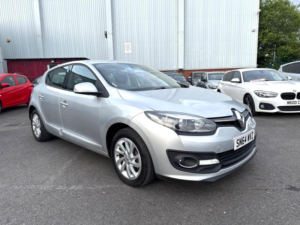 2014 Renault Megane 1.5 Dci Energy Dynamique Tomtom Euro 5 (s/s) 5dr in Silver — image 2