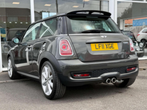 2011 MINI Hatch 1.6 Cooper S Euro 5 (s/s) 3dr in Grey — image 2