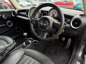 2011 MINI Hatch 1.6 Cooper S Euro 5 (s/s) 3dr in Grey — image 3